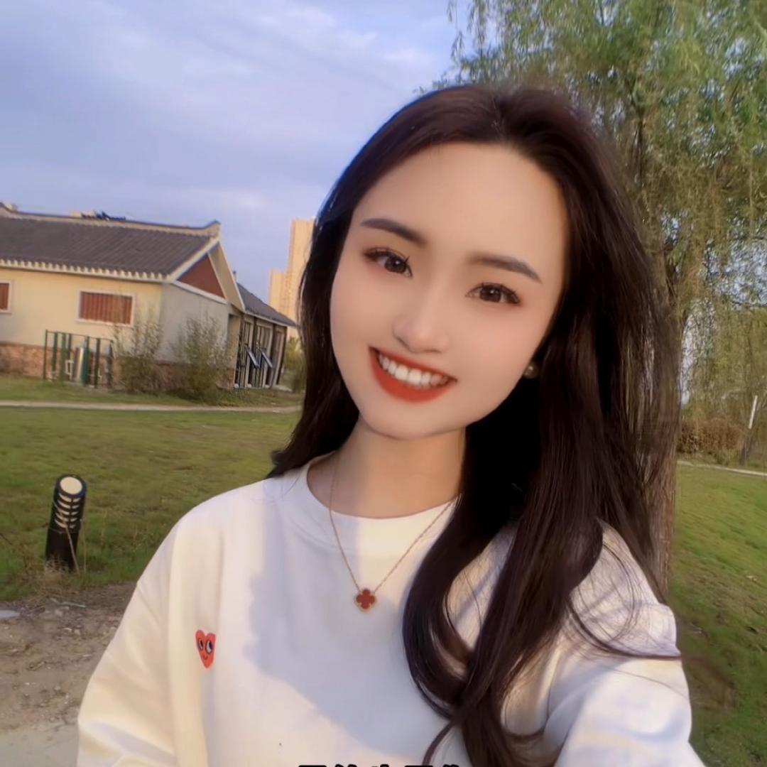 爱笑的小吖