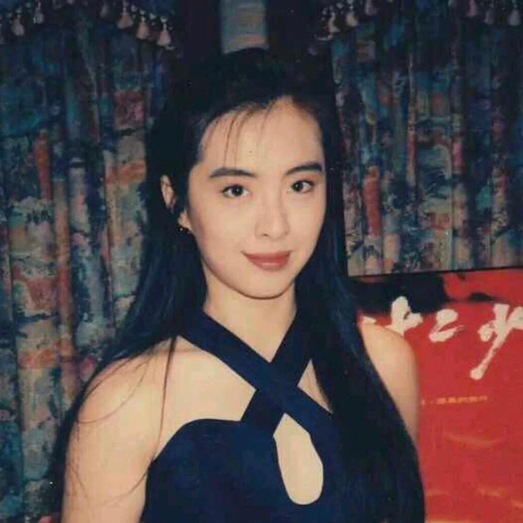一位美丽野