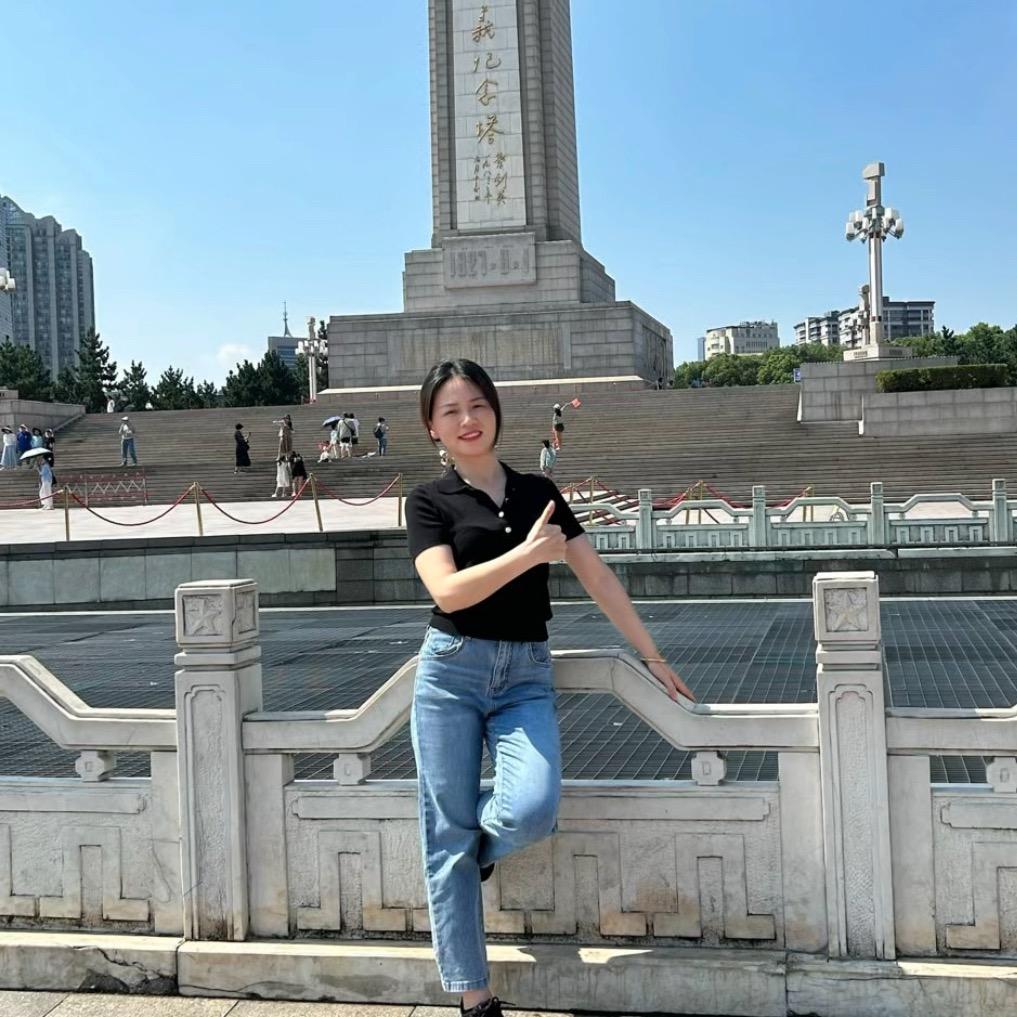 黄菲菲卖扶手、花园铝艺