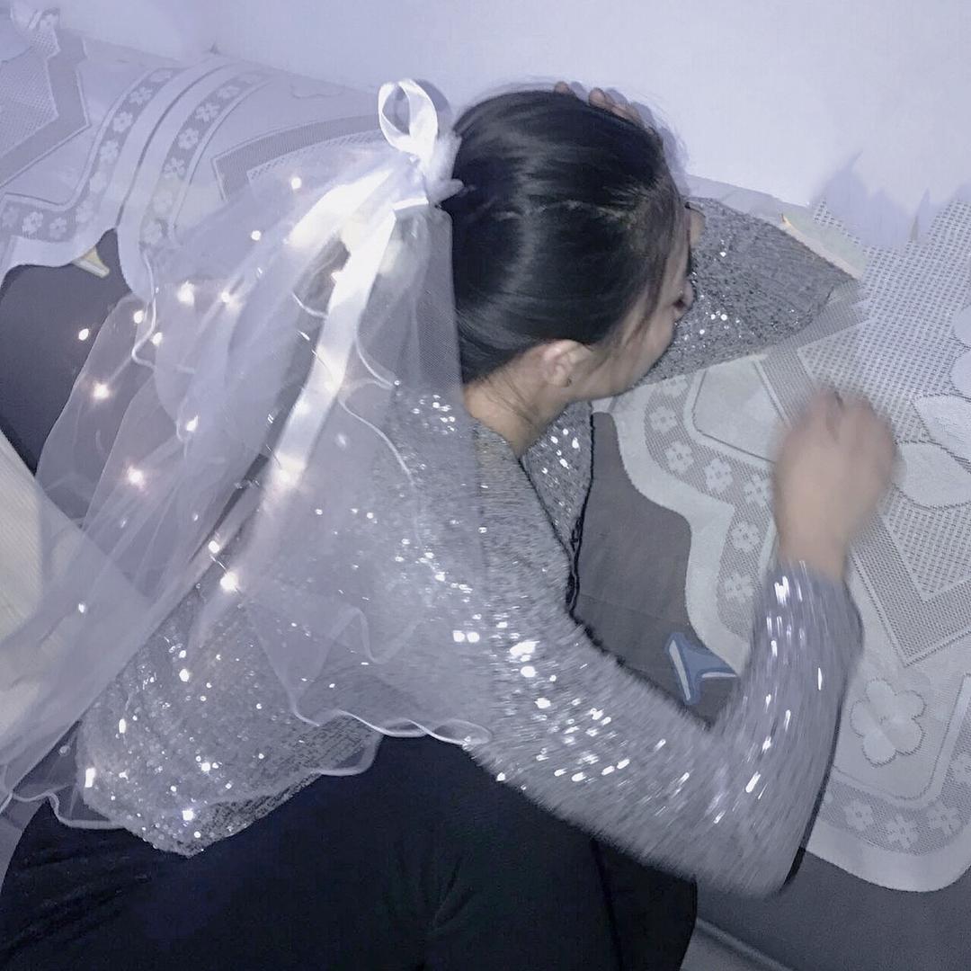 为爱婷留