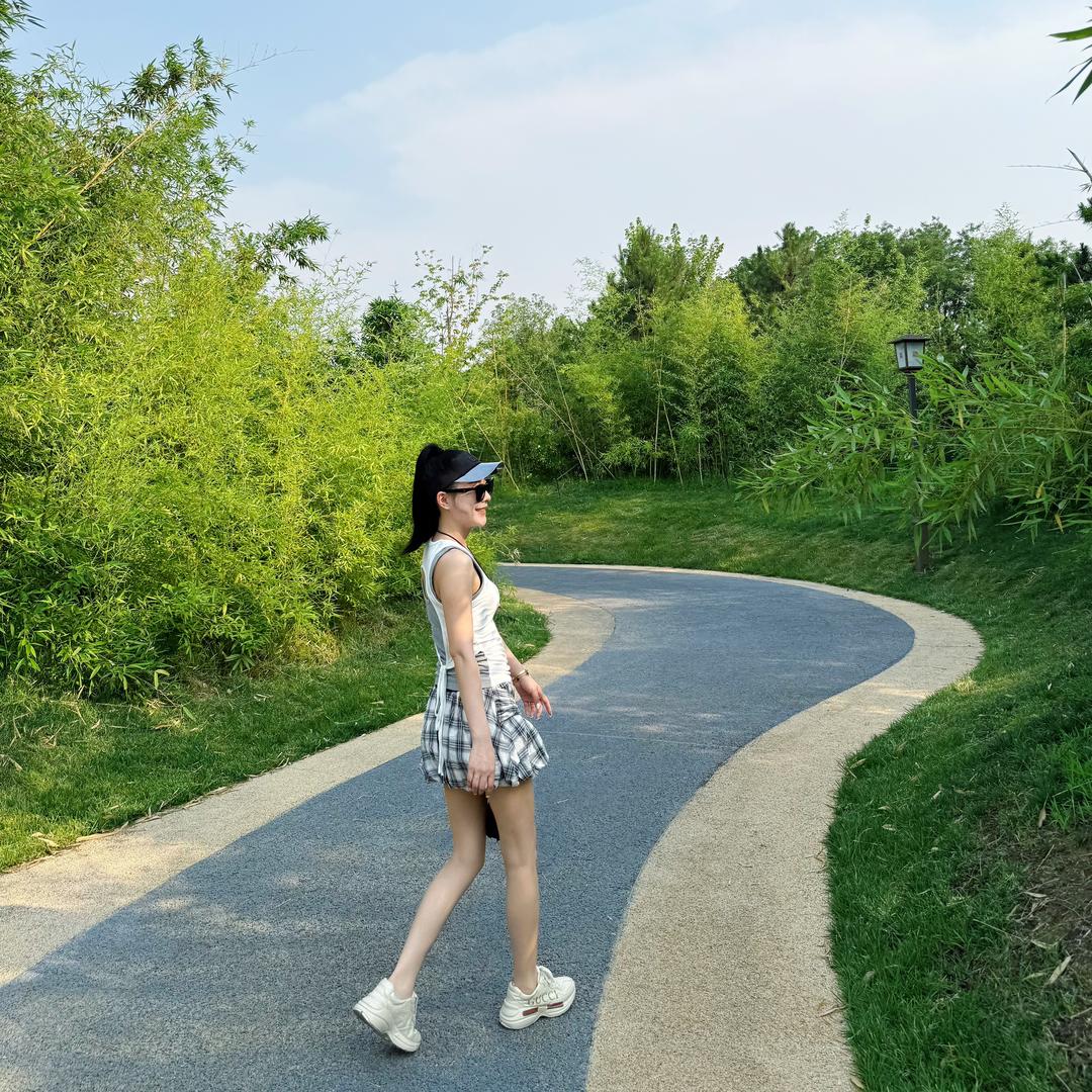 Liu