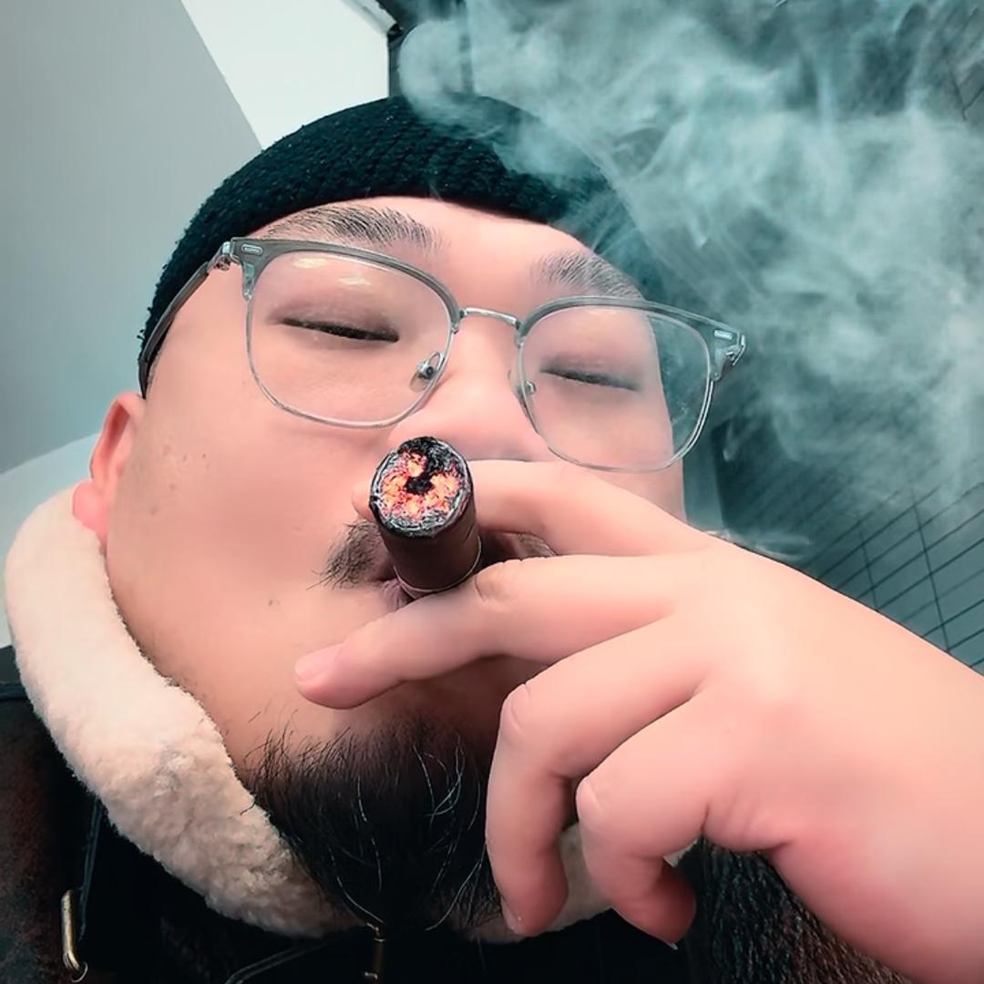 大头H先生