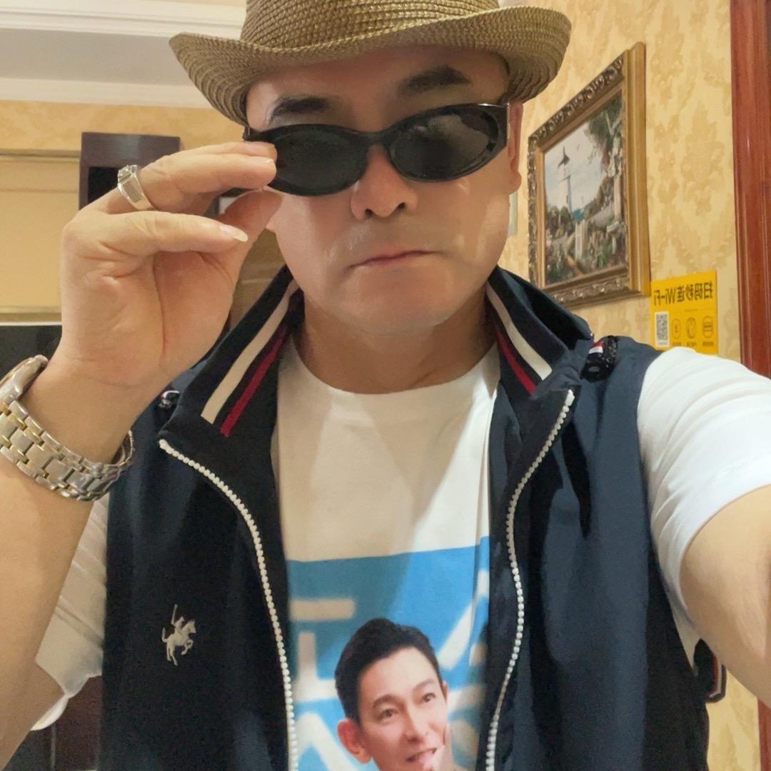 我种满山红叶送给你