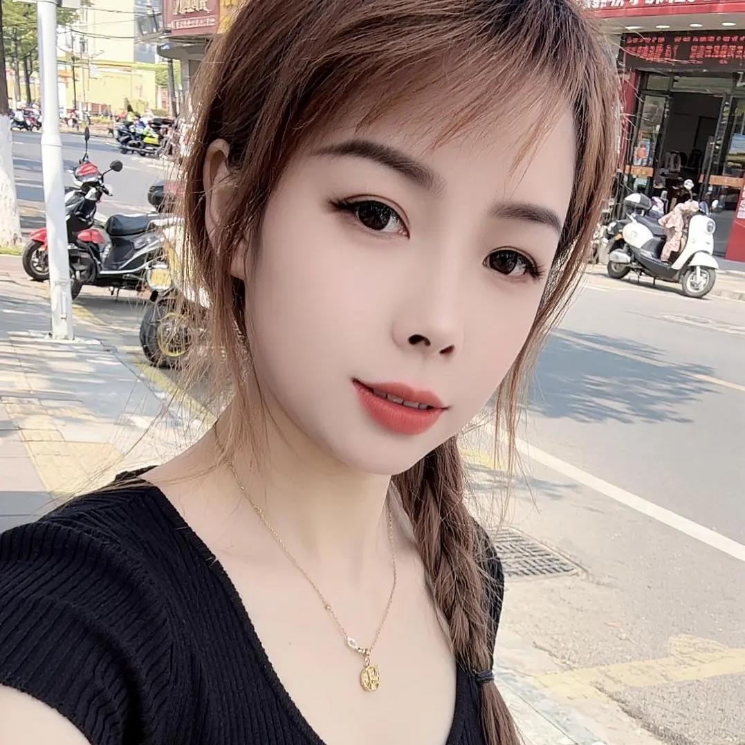 红安拐女伢在武汉做家政做美缝
