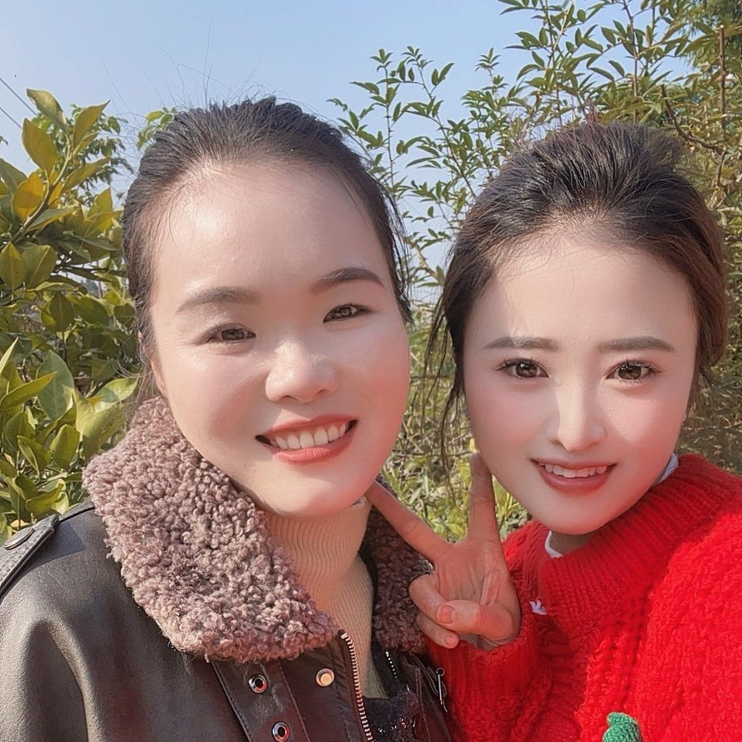 村里俩支花🌸