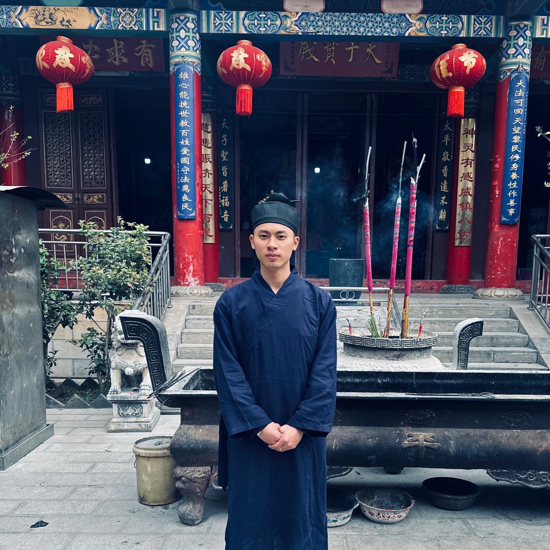 @信鸿🐉