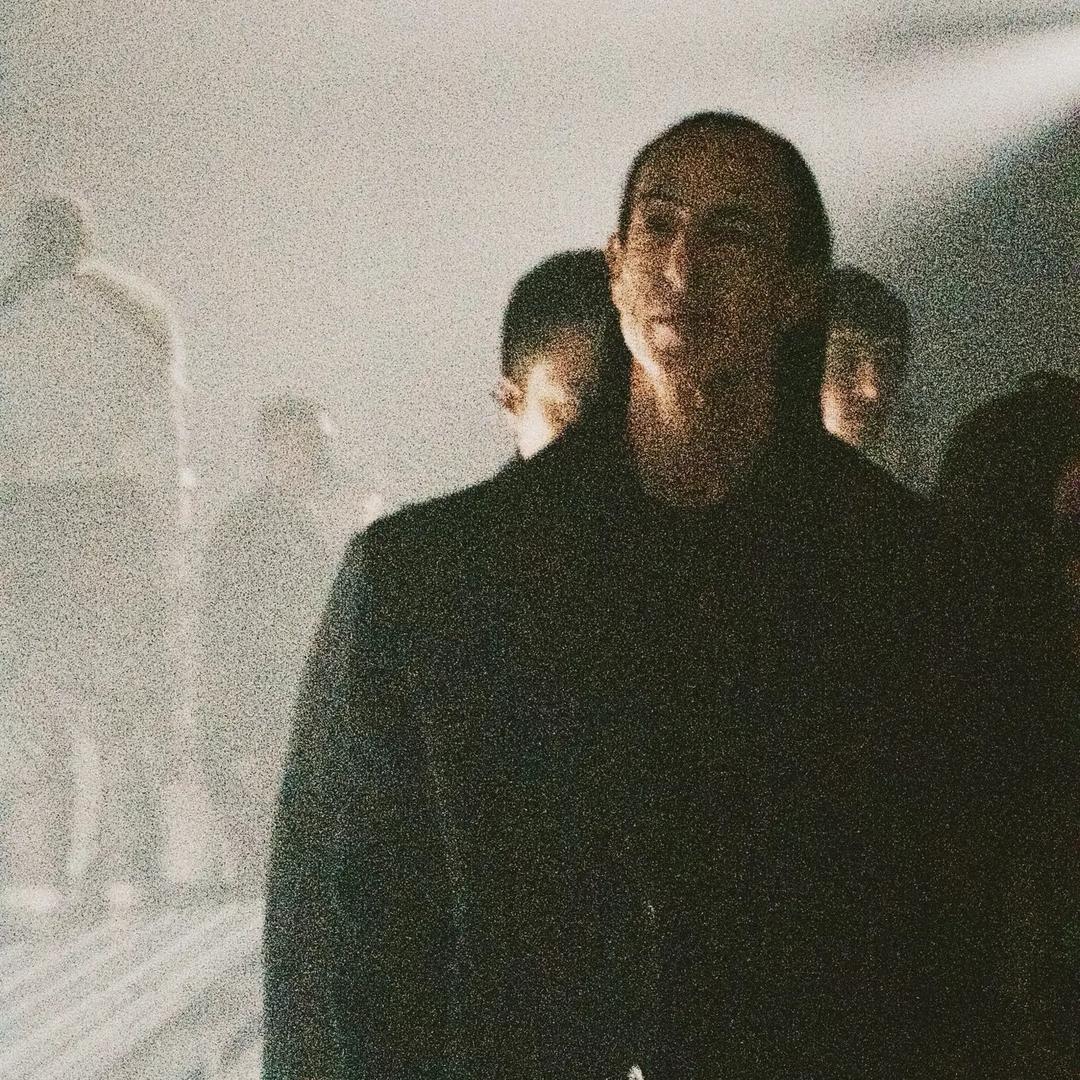 Ni。