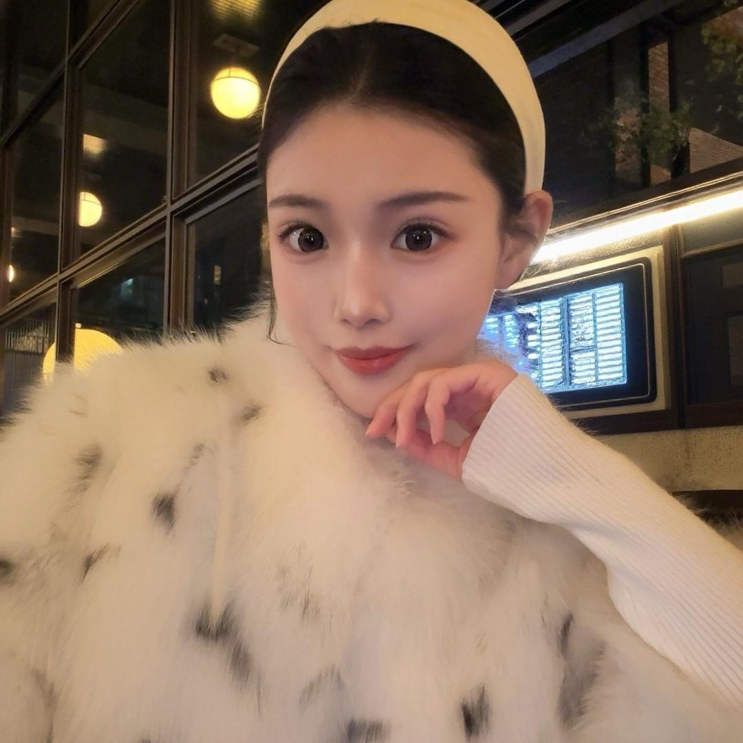 美了个罗妮🧸ྀི