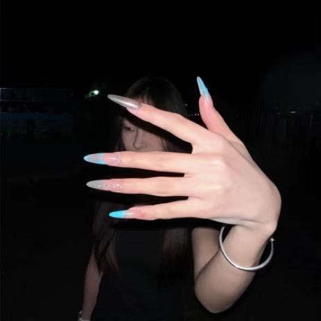 夜宵吃烤鸡中翅