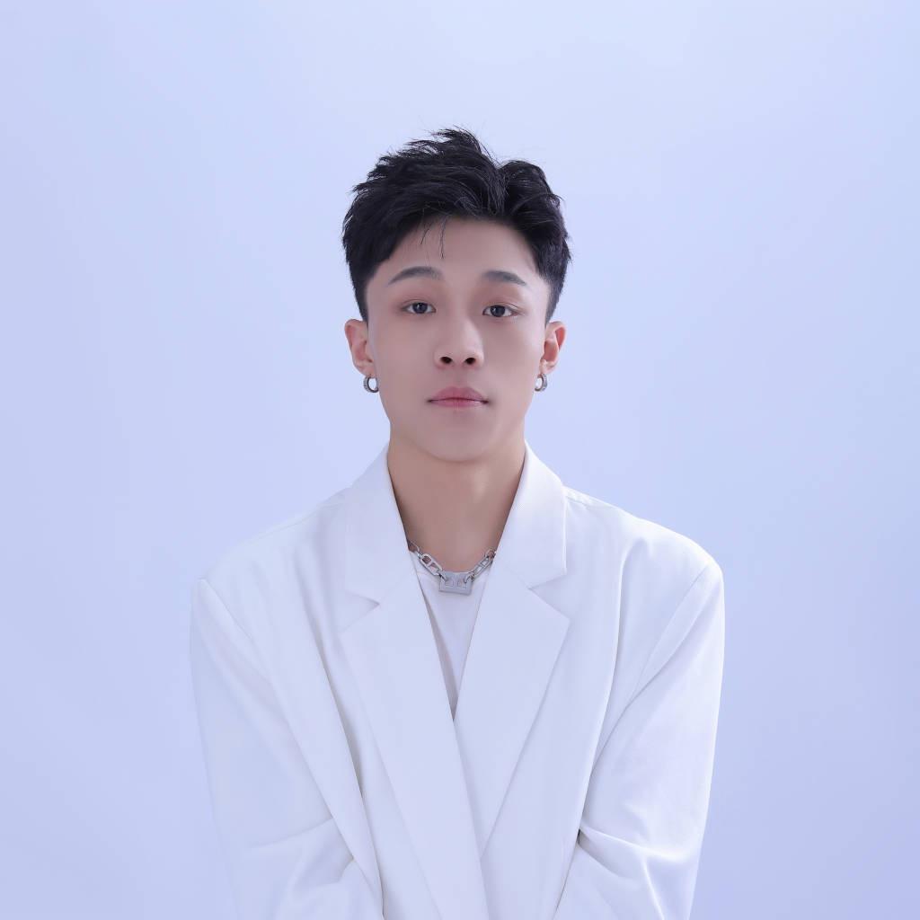 傅 家俊