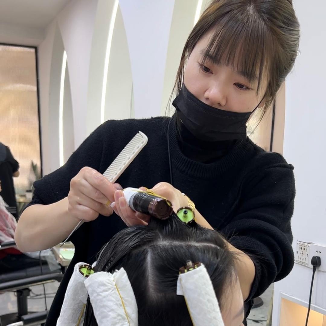 素素烫发（个体工商户）