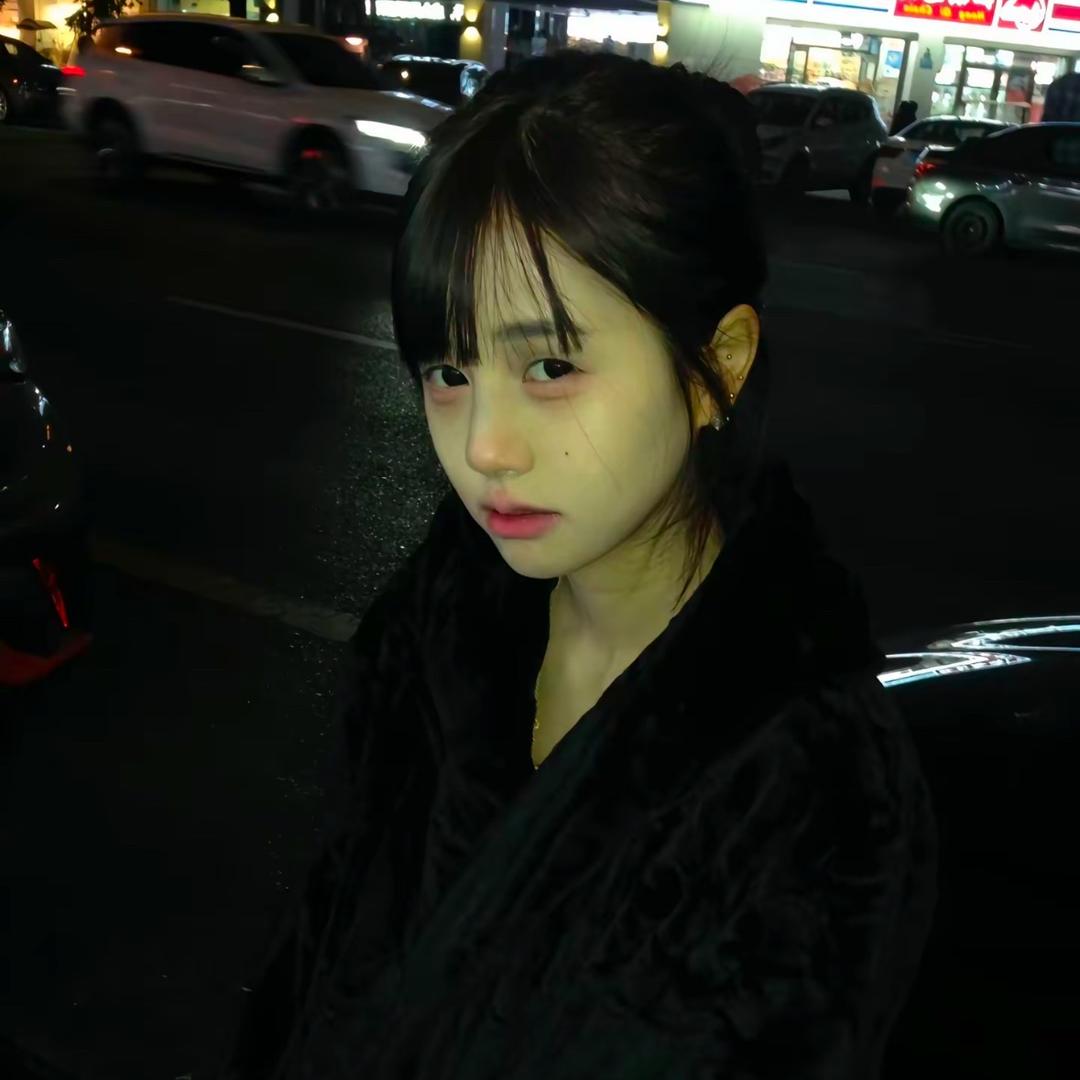 AK.🚶🏿‍♀️