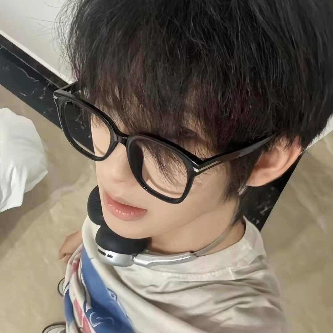吃菠萝结果被芒果踹死