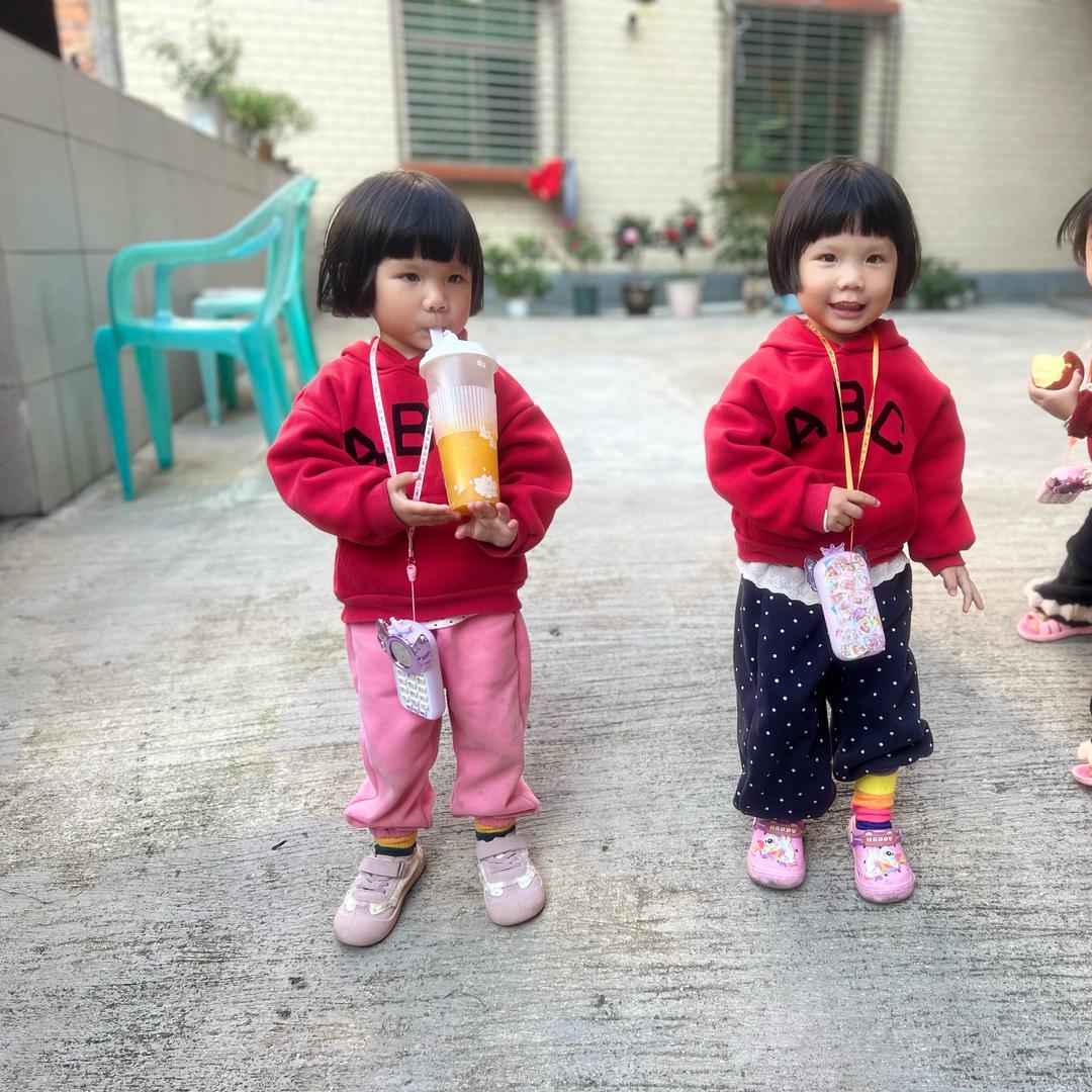 家有双胞胎👯