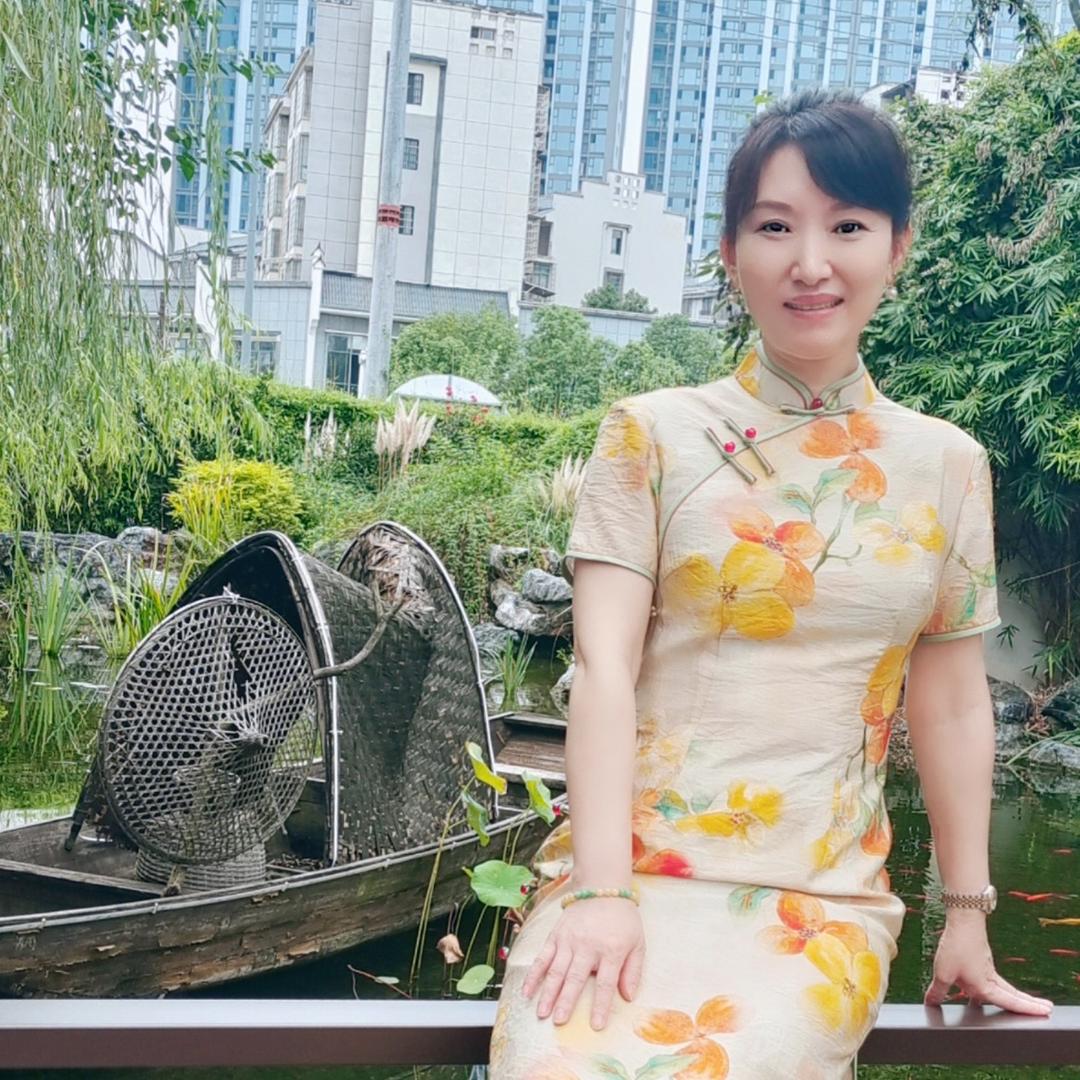 陈荟伊