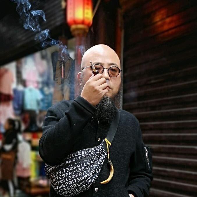 蝶庵游子- 高志平,万航渡路314号。