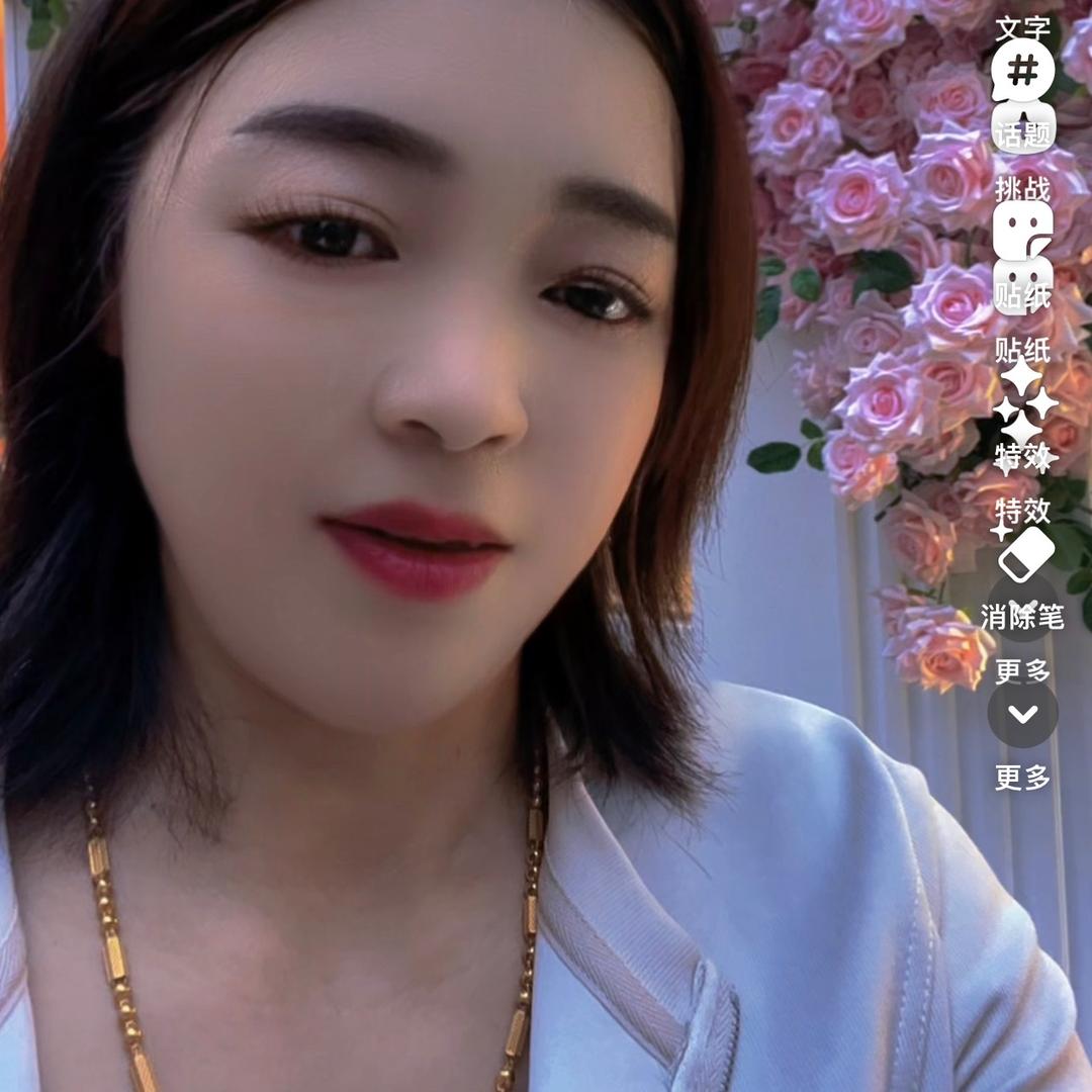 你丢弃的玫瑰依然还在活着。