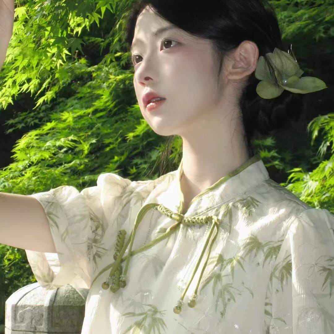 不菀.