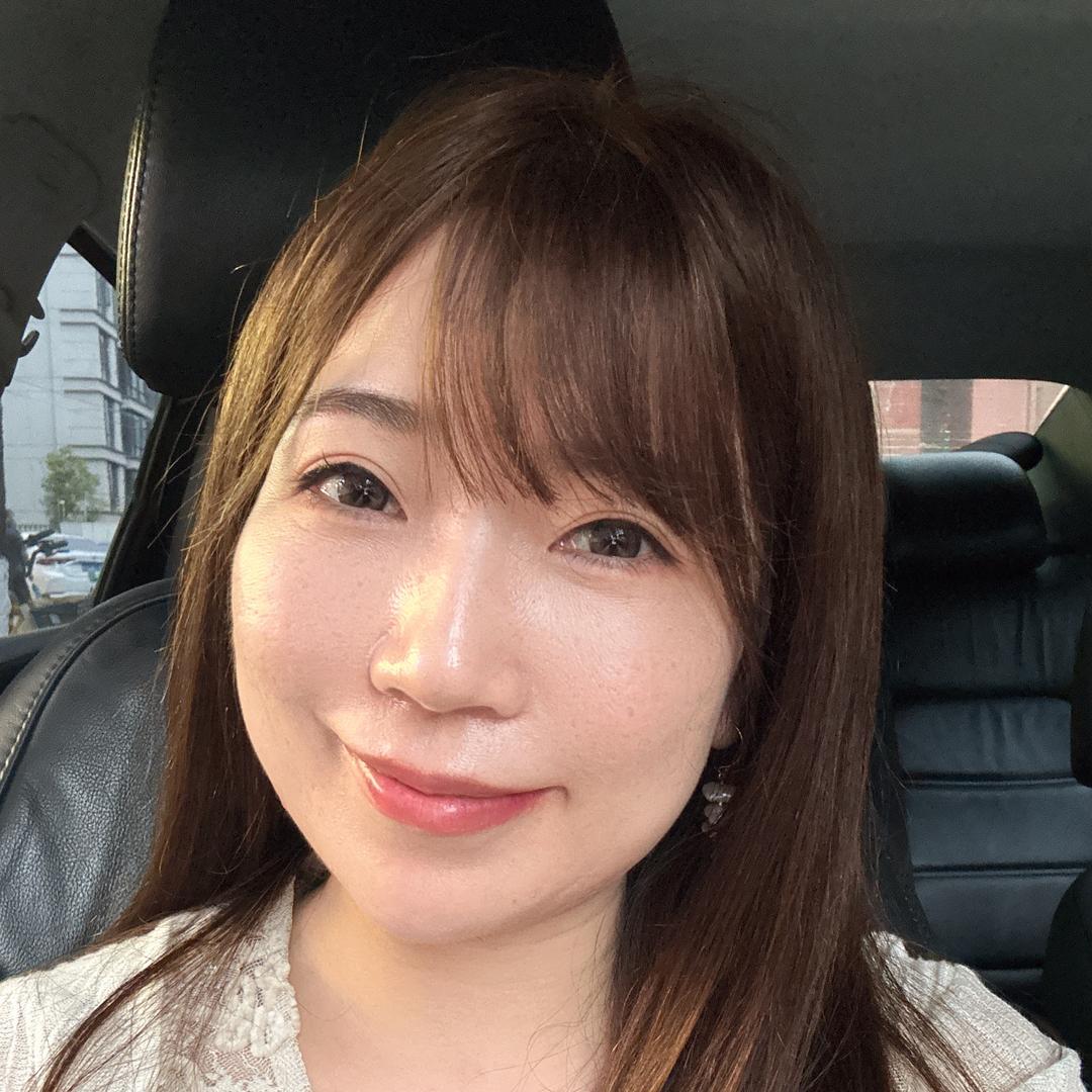 爱生活的丽娜