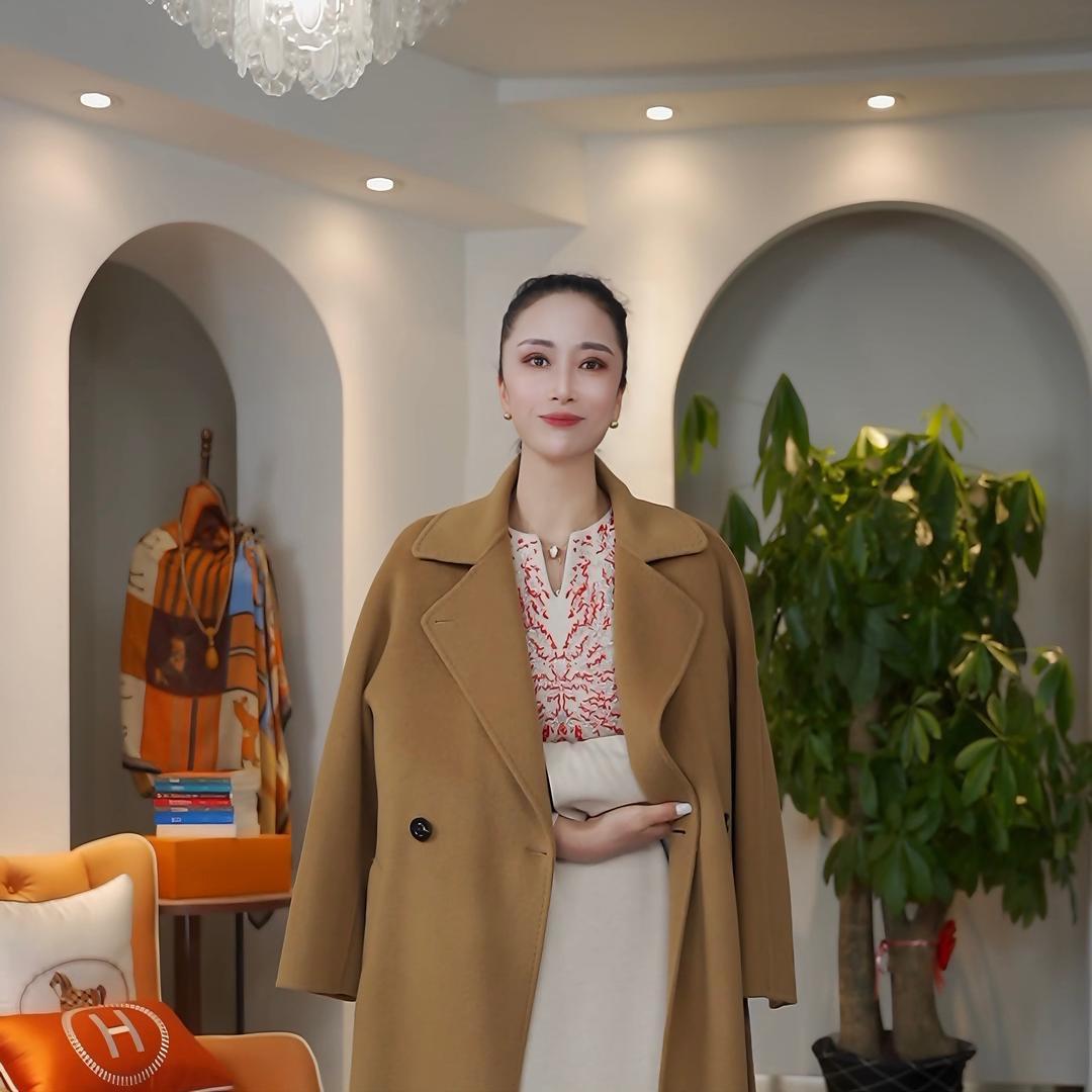 深圳夫人七景品牌服饰