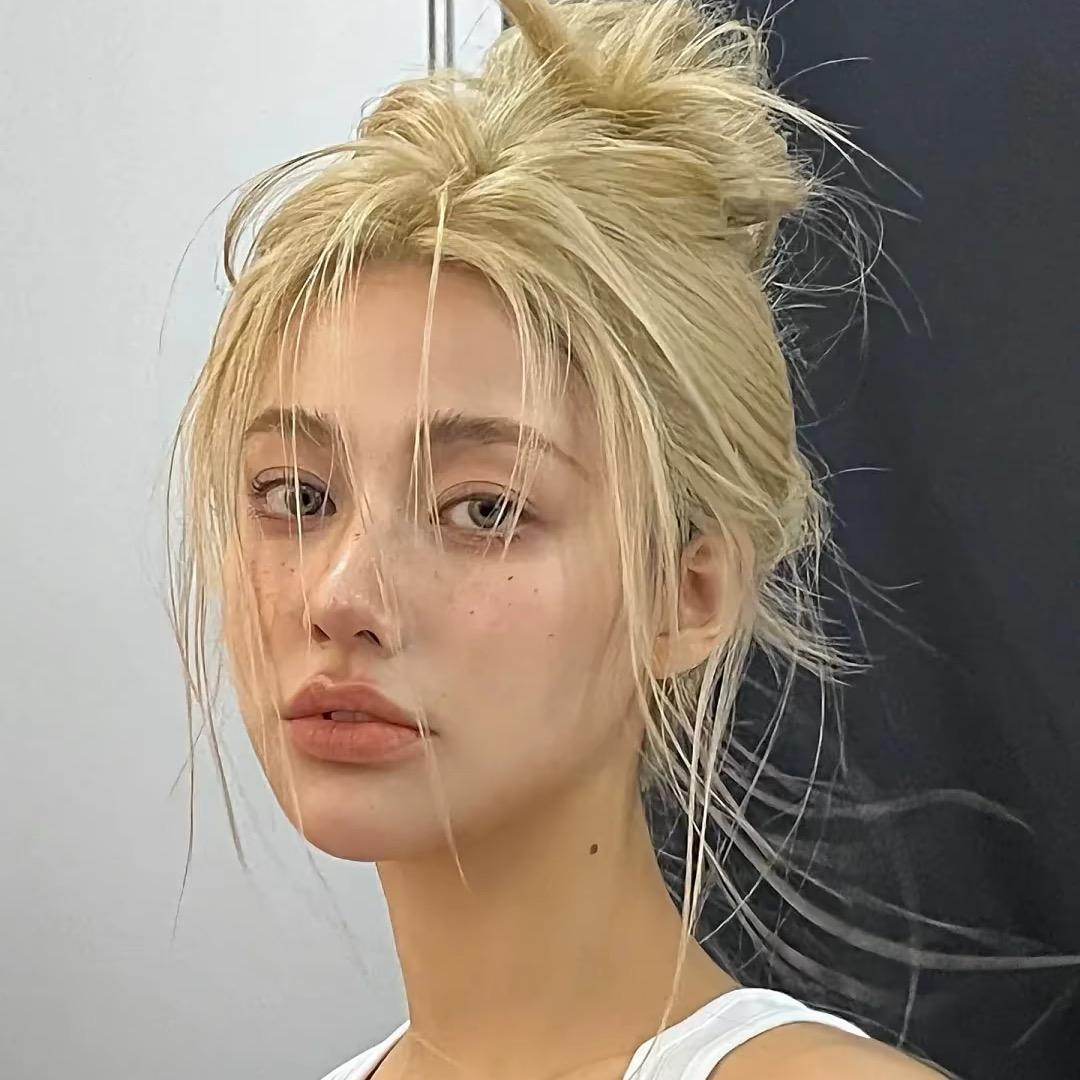 李李-