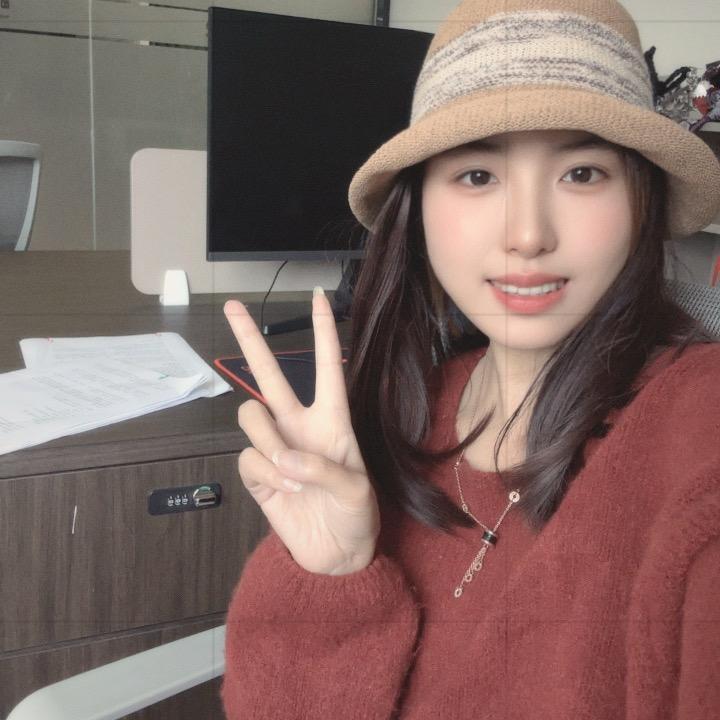 成都办公家具源头工厂批发一有2万平展厅