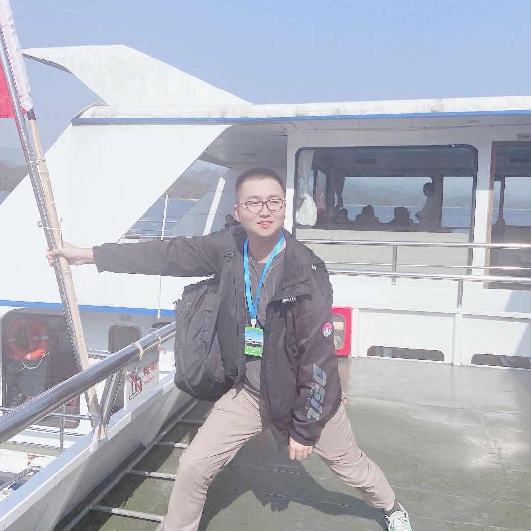 小憨憨很调皮