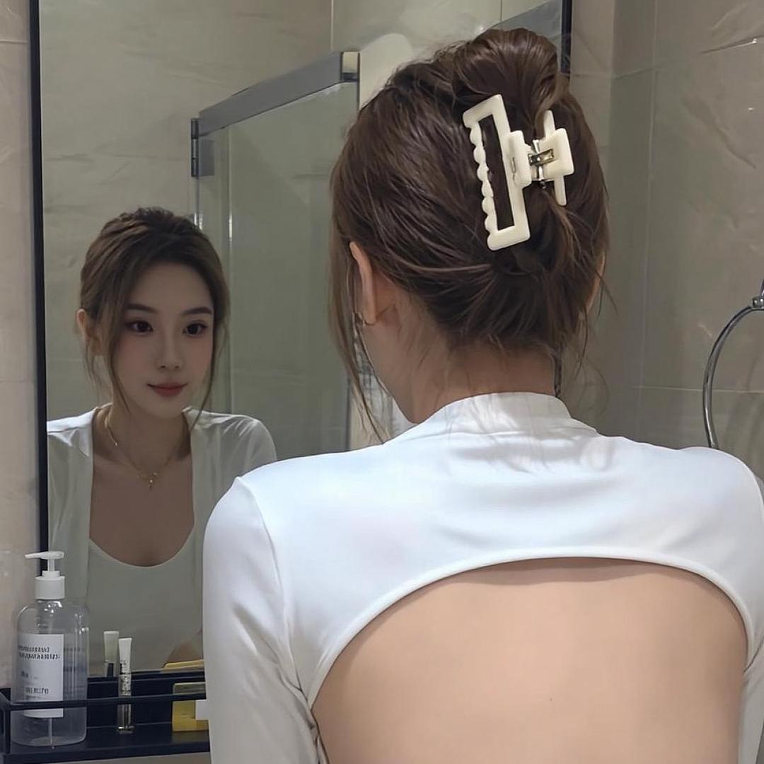 玲玲.