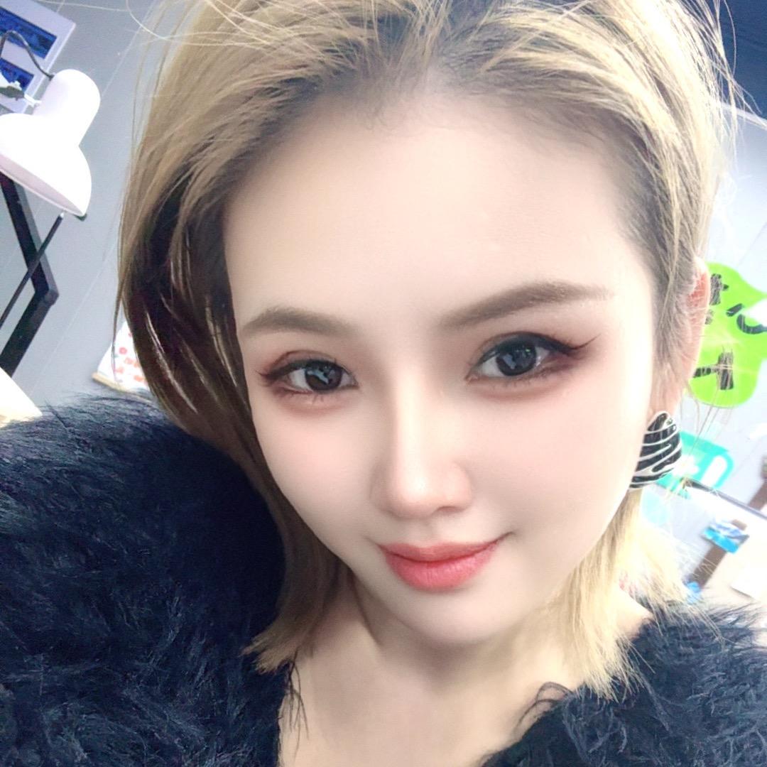 崧厦一朵花🌹（七喵美甲万达店）