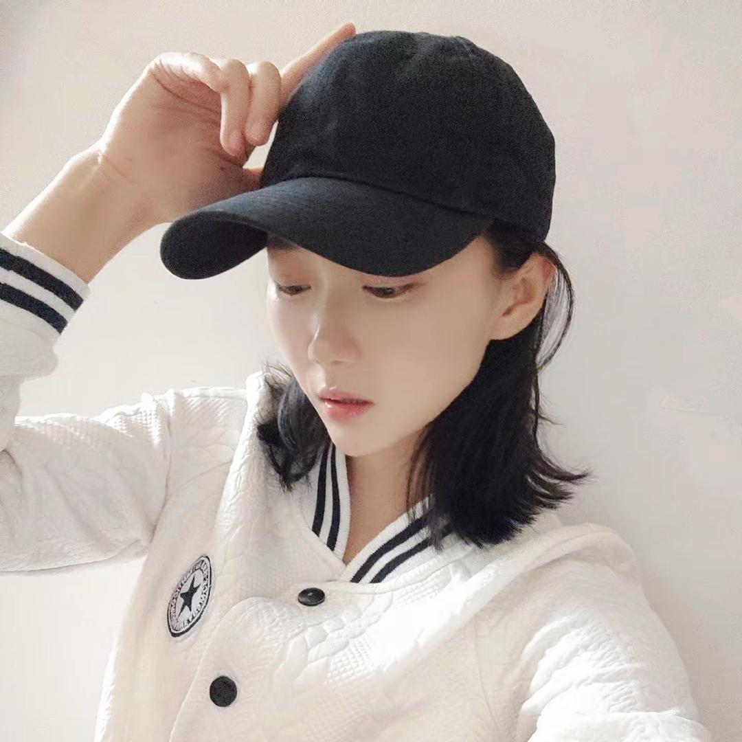 莉莉 .