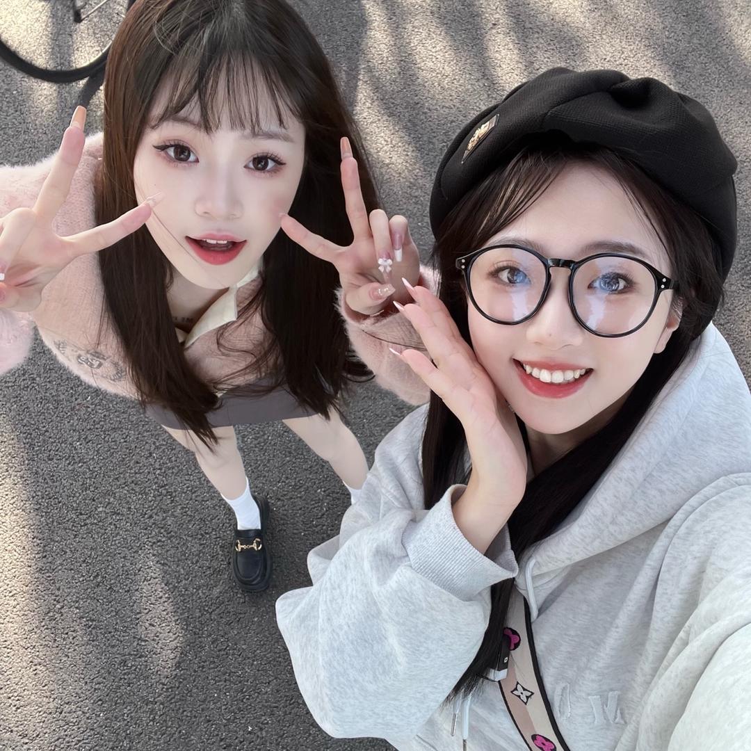 百变俩丸子