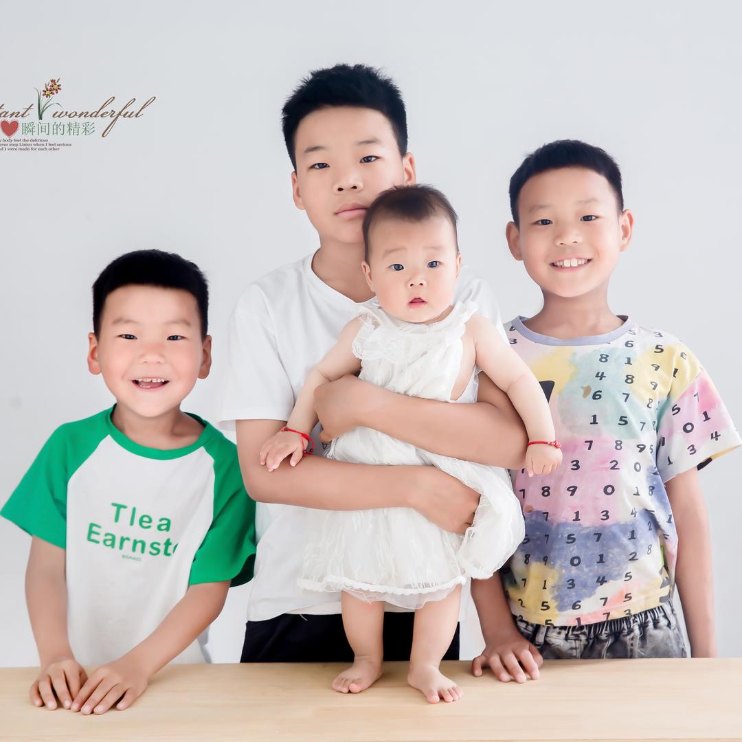 三个哥哥的小跟班