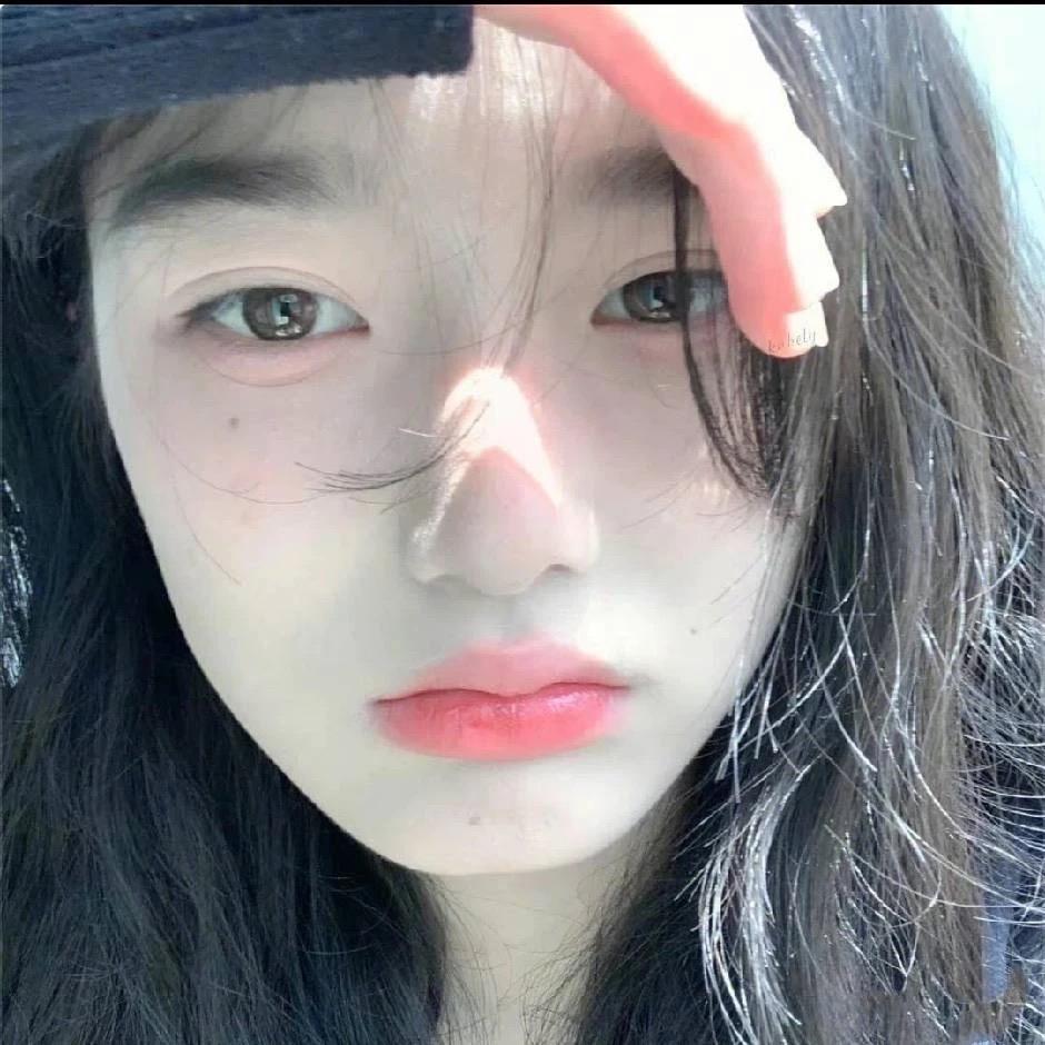 你又在偷吃糖啦