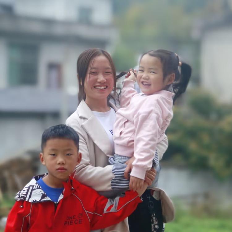 王珊珊妈妈刘婷