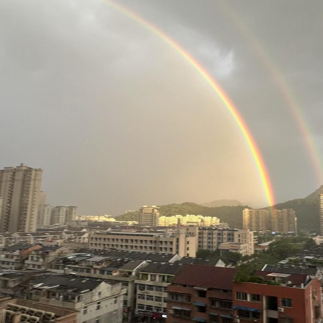 小白爱财吖❣️