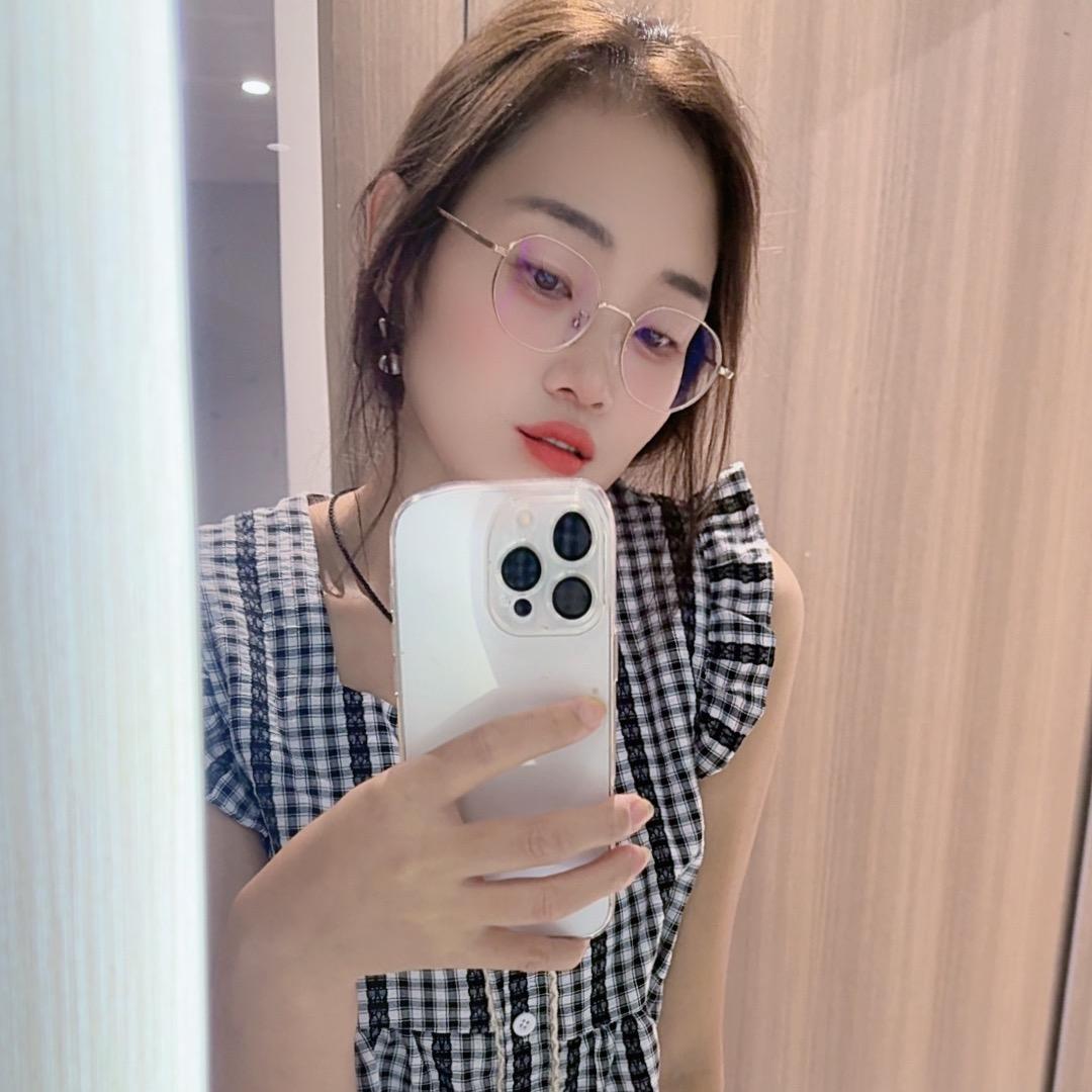 靳华妮（人生如梦治愈系生活