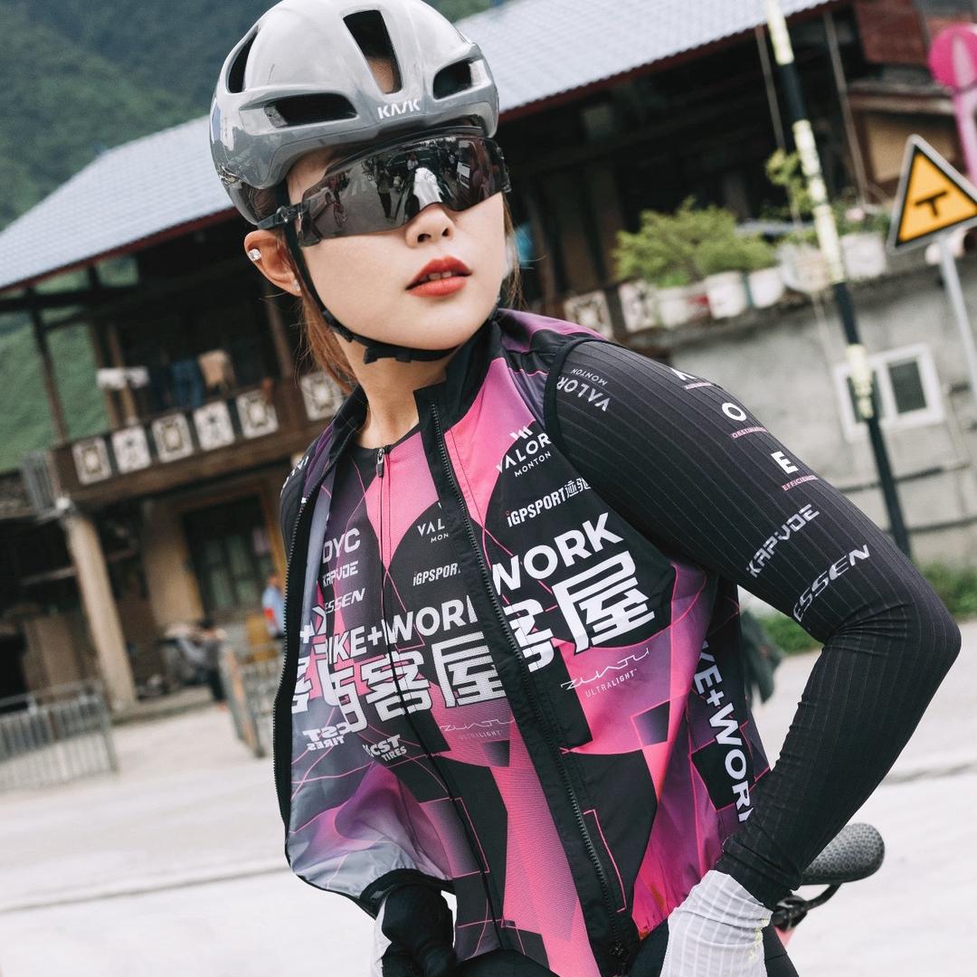 小R