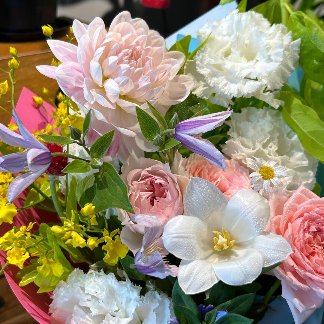 小朱🐷(五花洛鲜花店)