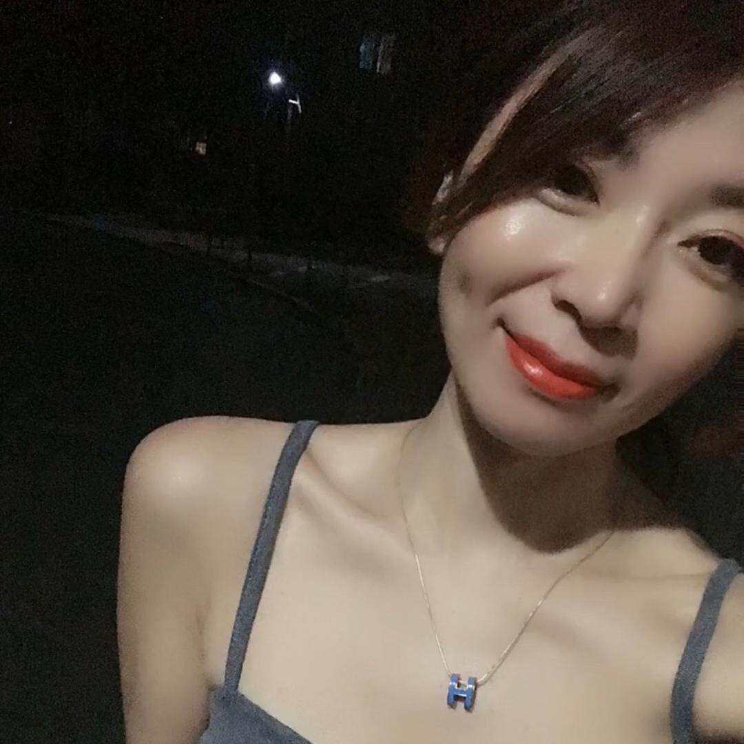 王阿姨《橱窗营业中》