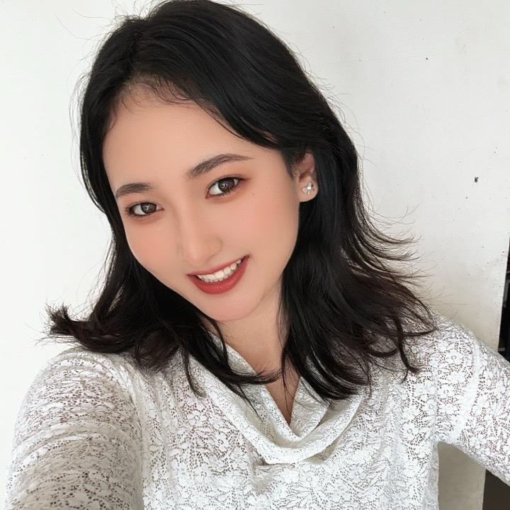 UZHUSNIYE 苏苏