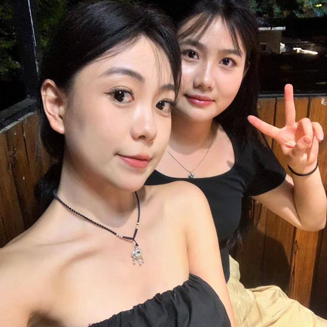 高盼伍希