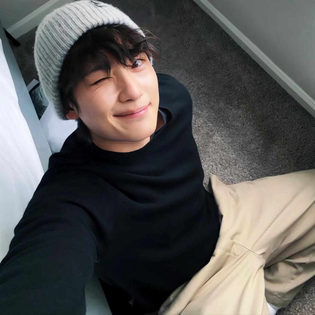V