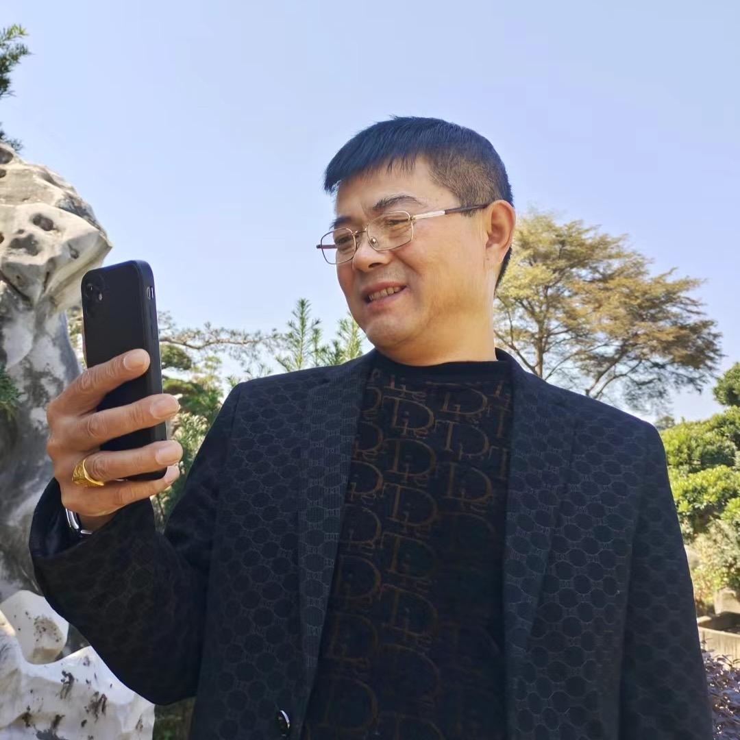 阿伟每天下午1点10开播