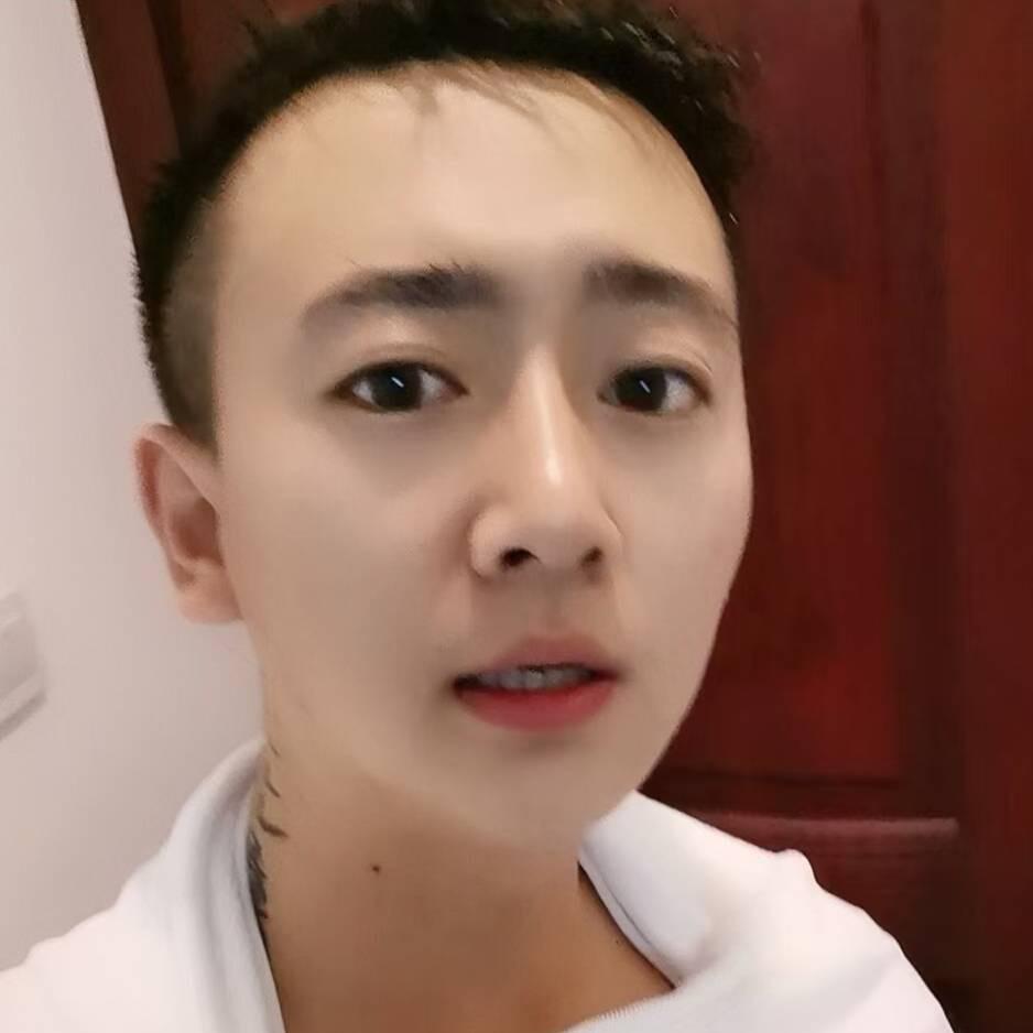 甲宝玉、指甲玩家