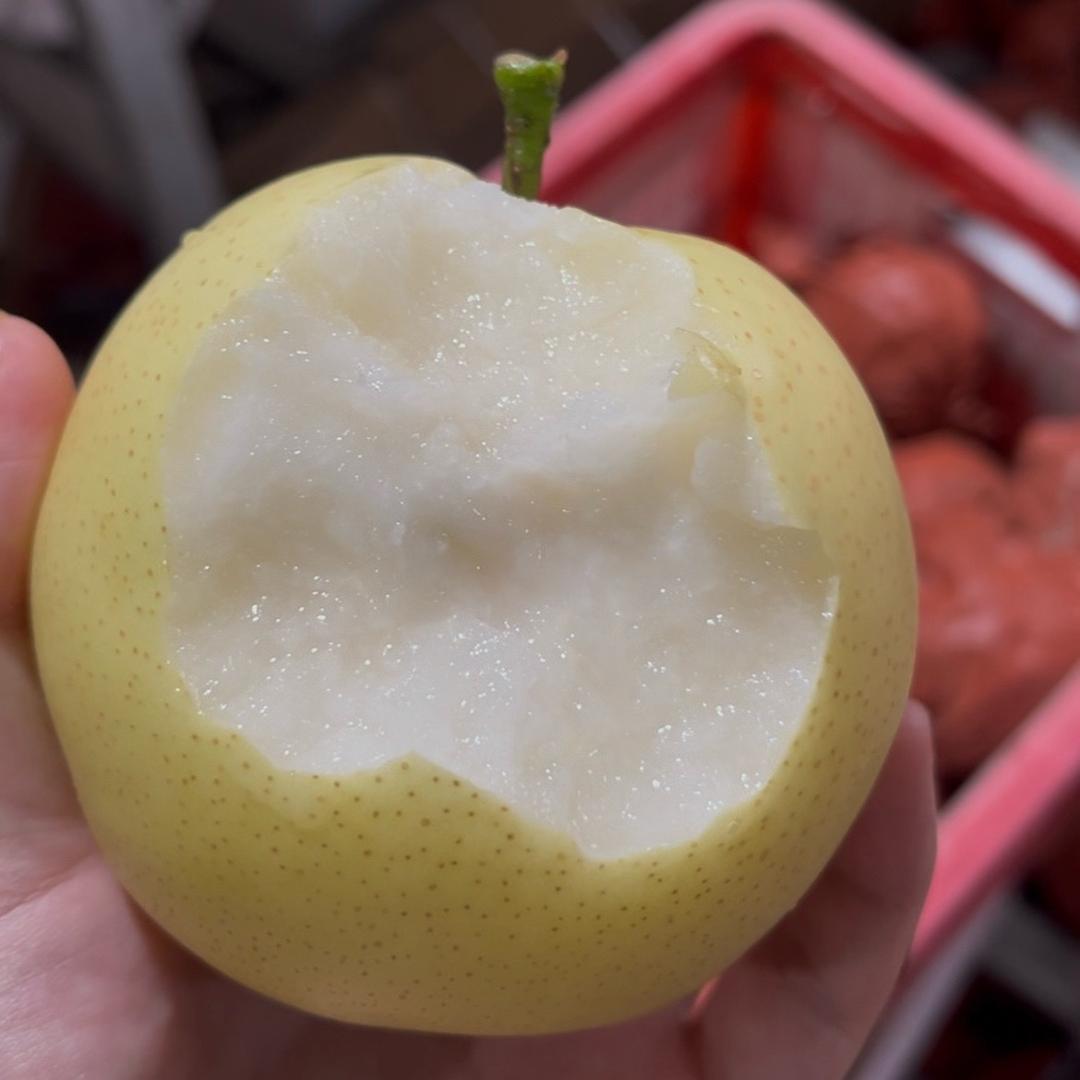 大家好，我叫予君欢愉