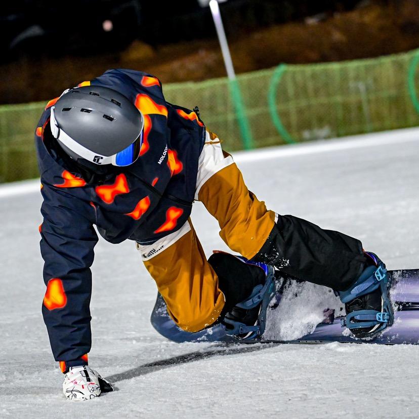骑着老奶奶闯红灯