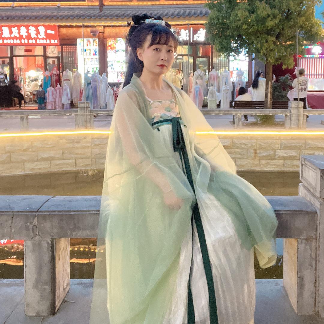 在信阳卖内衣的小文子