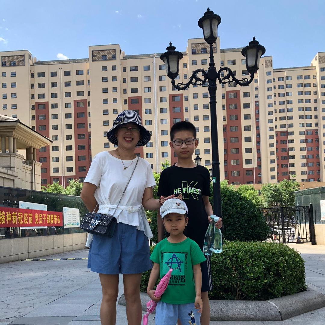 幸福的四口之家