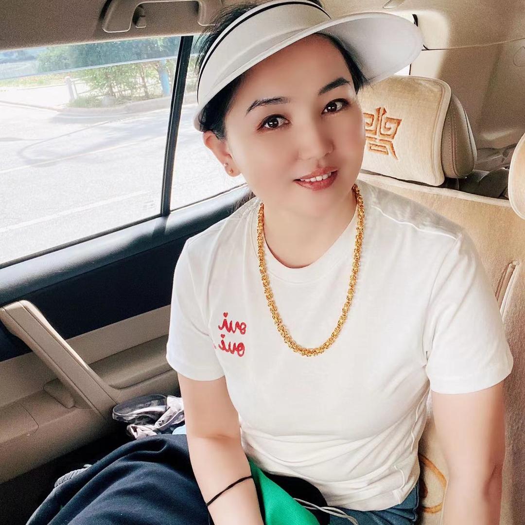 迪娜服装