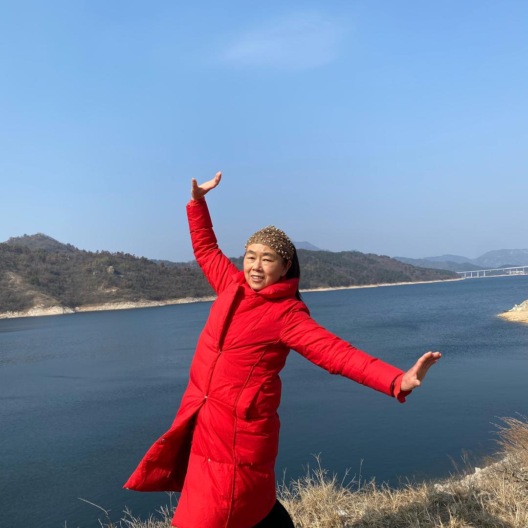 燕子1、每天中午10、40直播